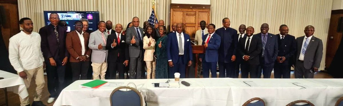 rmanongo's tweet photo. *#USA🇺🇸-#RWANDA🇷🇼:*

Contrairement à l’année passée où le département d’État des #États-Unis n’avait pas autorisé la publication des rencontres entre opposants politiques rwandais en exil y compris les ex #FDLR,aujourd'hui le département américain d’État a permis la publication de cette rencontre de la nouvelle coalition politique rwandaise (#NCDR) avec l'un des membres du bureau du département d’État américain chargé des affaires africaines. @KalonjiTV