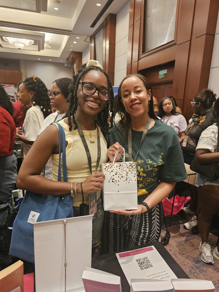 trinielf's tweet photo. Book signing day 1. Tired but grateful. Sold out all my Sweethand copies! 🥰🥺 https://t.co/lFxxsh85YY