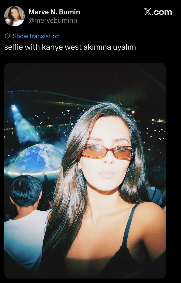 Yeeezyrih's tweet photo. Ye’s Turkish fans have started a trend after his sold out record-breaking concert; “selfie with kanye” 🥹 https://t.co/eytzyhVmgi