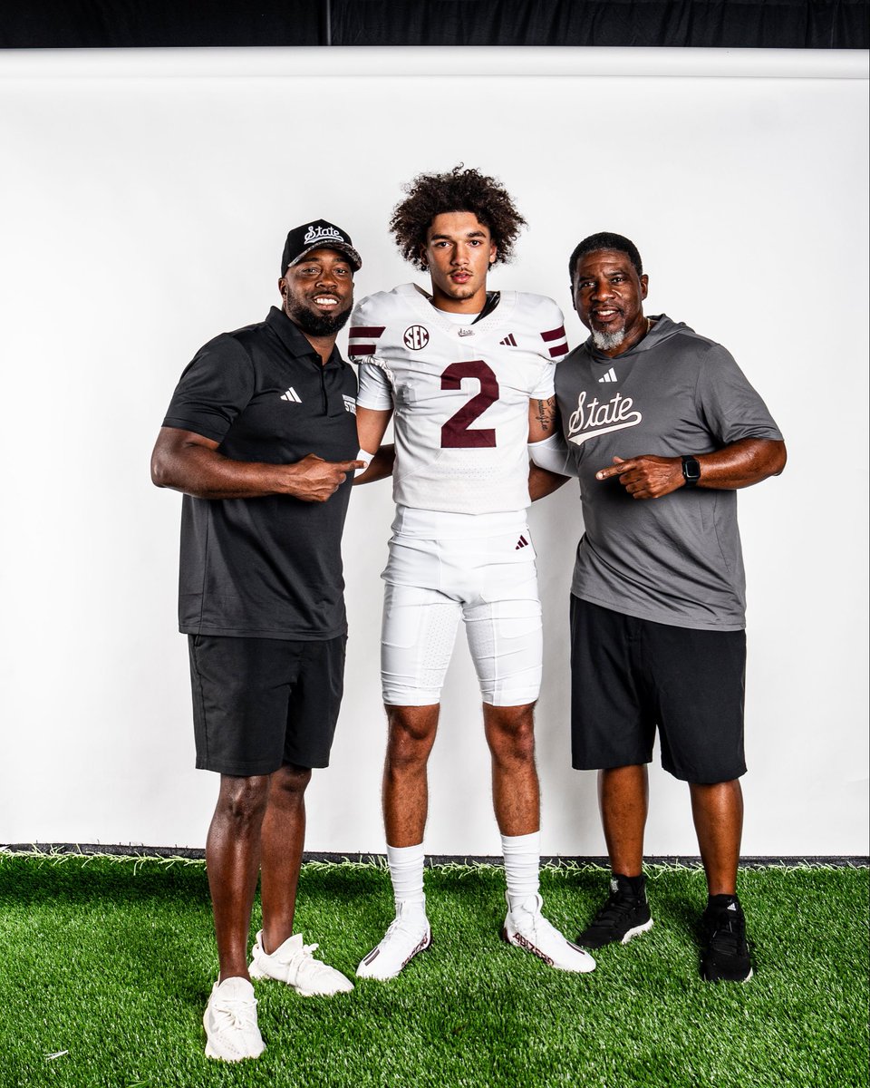 jlynnd1123's tweet photo. #AGTG had a great time at my OV at Mississippi state !! 🙏🏽🙏🏽@CoachTMiller18 @Th3DWilliamsJr @Coach_Leb @CoachCBell26 @CoachUno1 @samspiegs @BenjaminGolan https://t.co/oApIZPaJFO