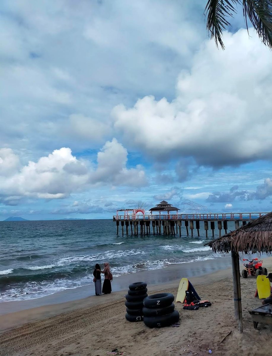 mhdlma's tweet photo. Kek mana bang emangnya hotel/villa yg rekomend di Anyer??

Nih gw spill 3 aja ya. Sisanya kalian bs search aja sendiri ya gess...

1. Nuansa Bali
Jujur kalau ke sini tuh ga kerasa kaya lagi di Anyer lho. Vibe-nya malah kaya lagi di Bali. Gw suka 😍

👇👇
https://t.co/YhtDGfkeh9 https://t.co/cMjuXGsXjM