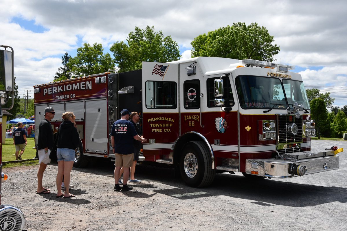 PerkiomenFire's tweet photo. Sharing some photos from Saturday’s Perkiomen Township Community Day. Thanks to those who were able to stop by! #perkiomenfire #perkiomenfirecompany #perkiomenfireco #volunteerswanted #volunteersneeded #joinourteam #joinourtribe https://t.co/wks087Gj0g