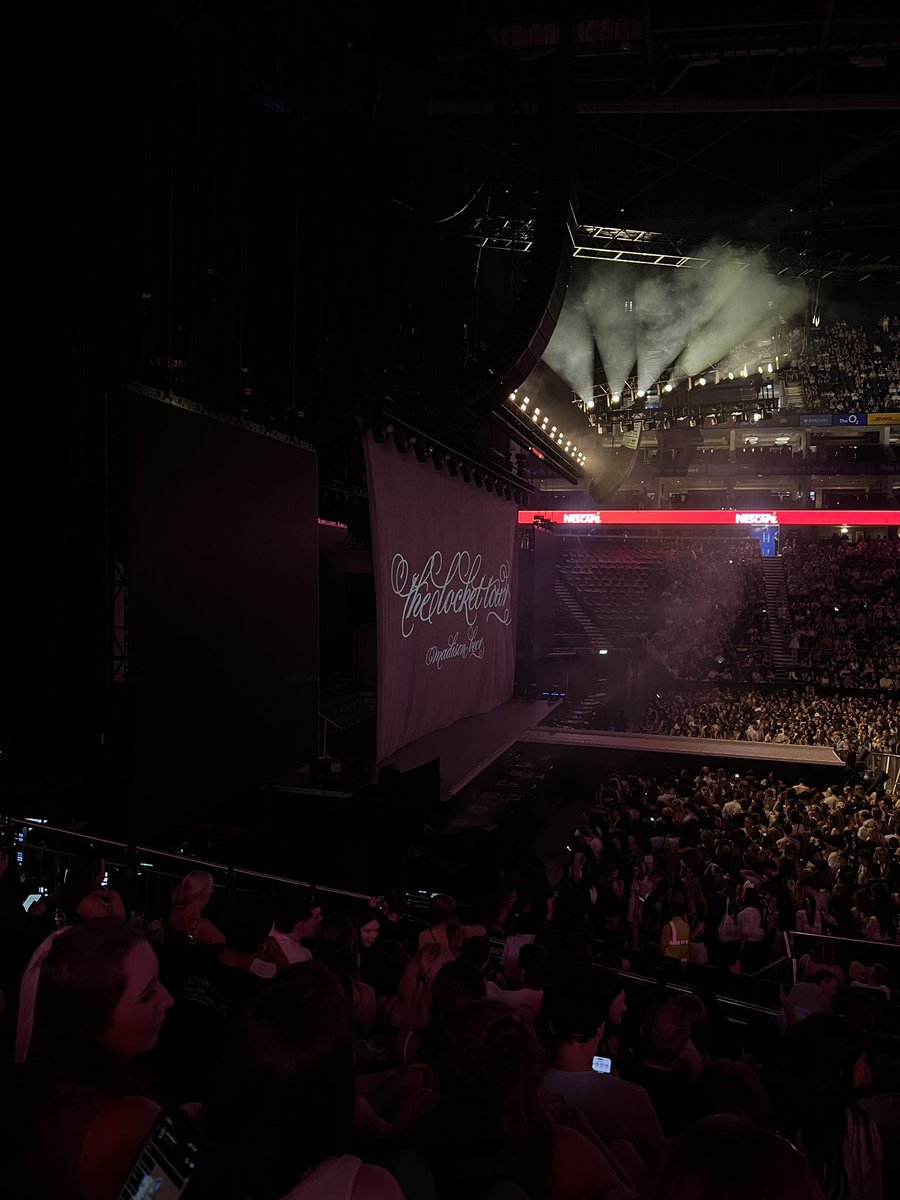 S0URINTERLUDE's tweet photo. the night of my dreams <3 #LocketTourLondon https://t.co/sFW4i7tLi9