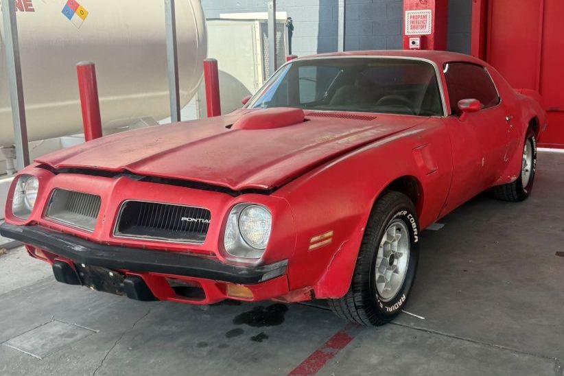 Bringatrailer's tweet photo. Now live at BaT Auctions: 1974 Pontiac Firebird Trans Am Project. https://t.co/plaYWPYKp1 https://t.co/zqTnYIEeqt