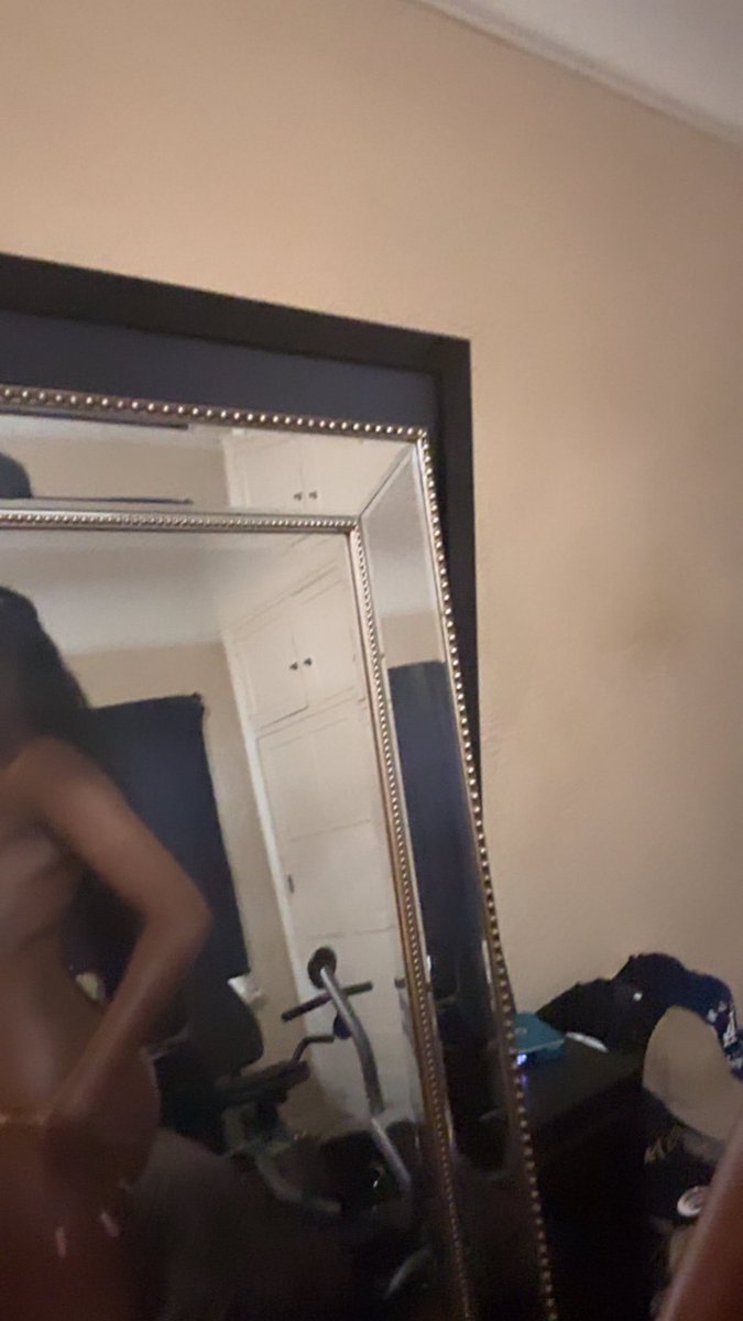 SChincc's tweet photo. I’m up babes🙂‍↕️😘 https://t.co/nH2cHEizuk