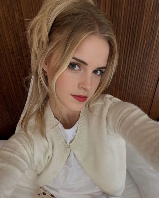 Emma Watson tweet media