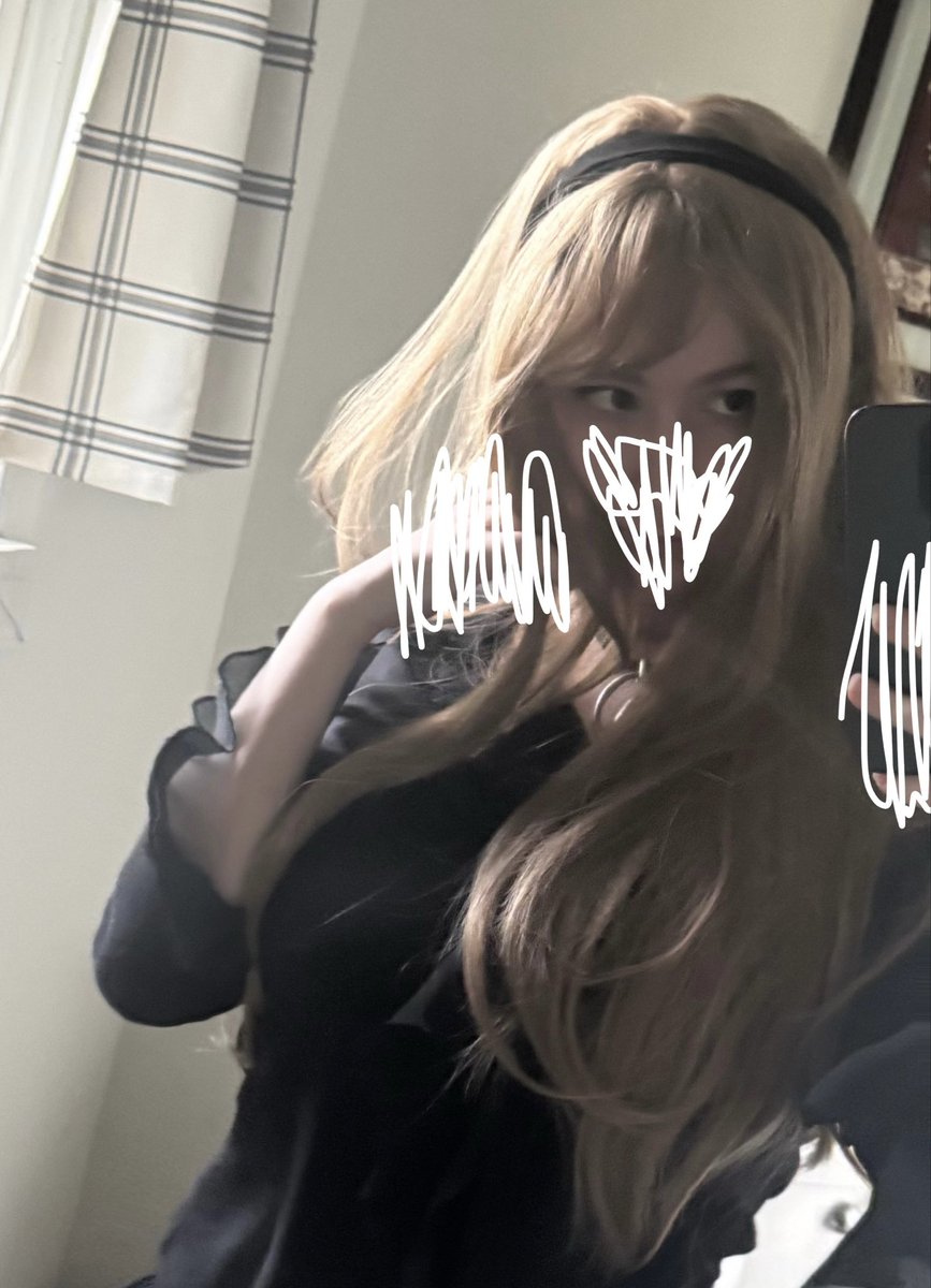 sacredlocation's tweet photo. I’m still daydreaming about this hair color 4 mos later so I bought a cheap wig to see if it’s really worth frying my hair for https://t.co/puyyqqmyov