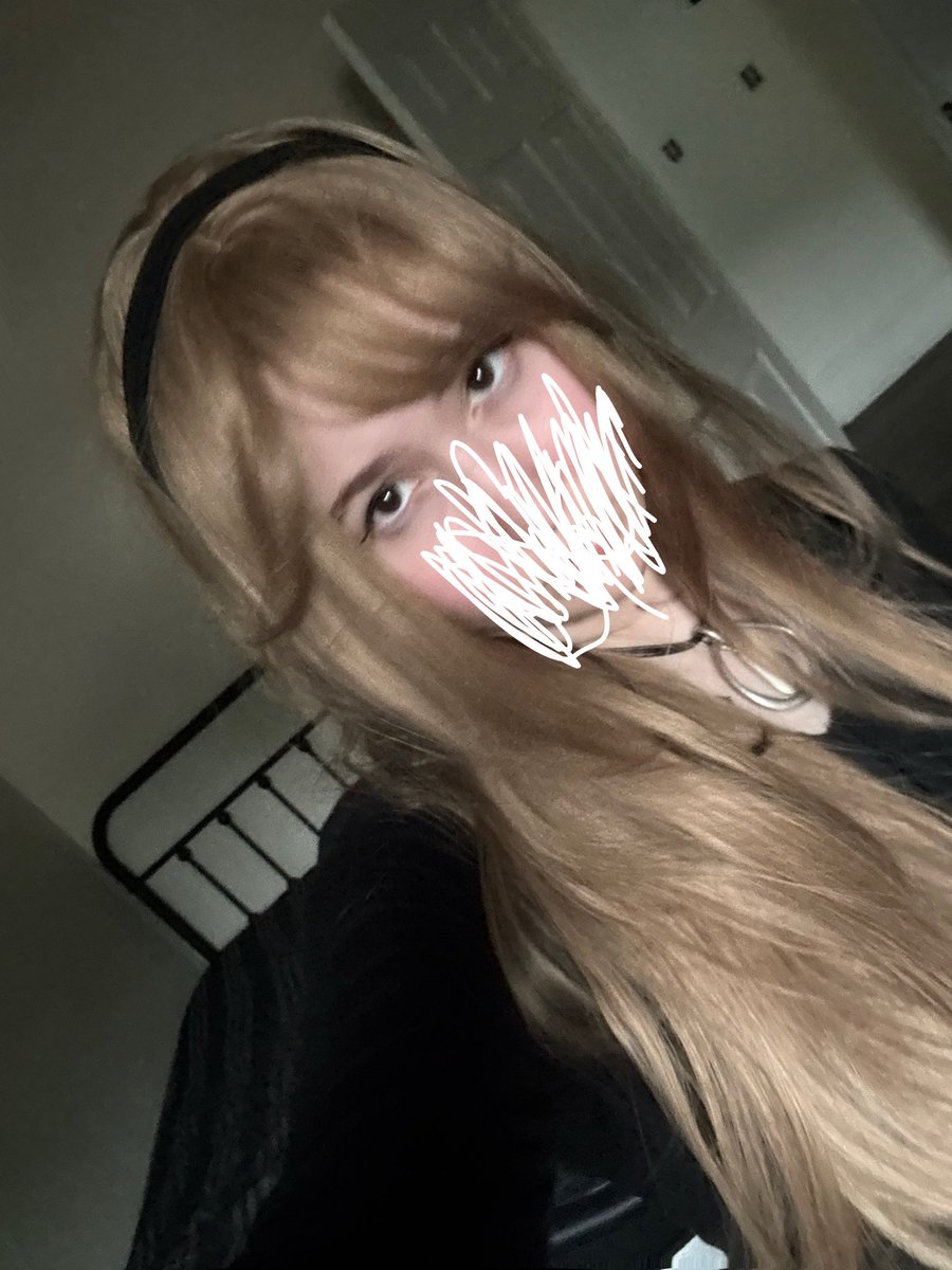 sacredlocation's tweet photo. I’m still daydreaming about this hair color 4 mos later so I bought a cheap wig to see if it’s really worth frying my hair for https://t.co/puyyqqmyov