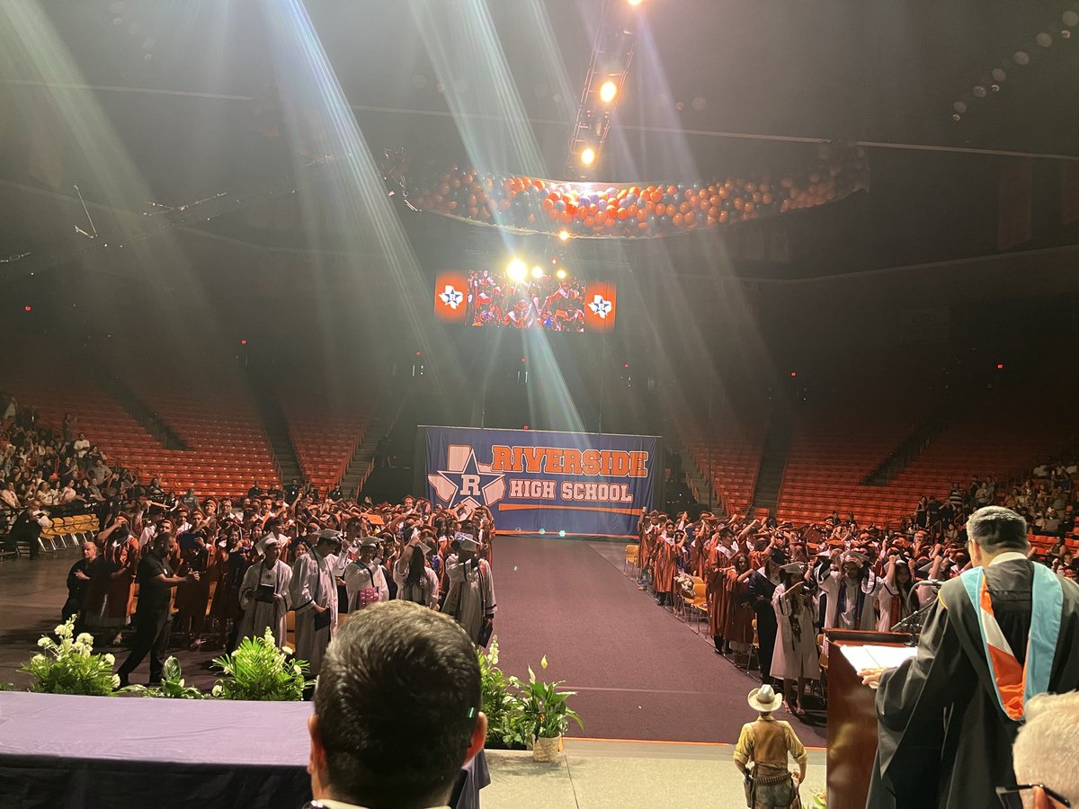 vlara_82's tweet photo. What a beautiful way to close out the school year! 

Congratulations to the Ranger Class of 2026 🧡💙!

Thank you to our students, staff, families, and community for an incredible year. We are proud of all you have accomplished. 🤠
@Riverside_4ever 
#RangerPride #ClassOf2026 https://t.co/nCeArt8fZ9
