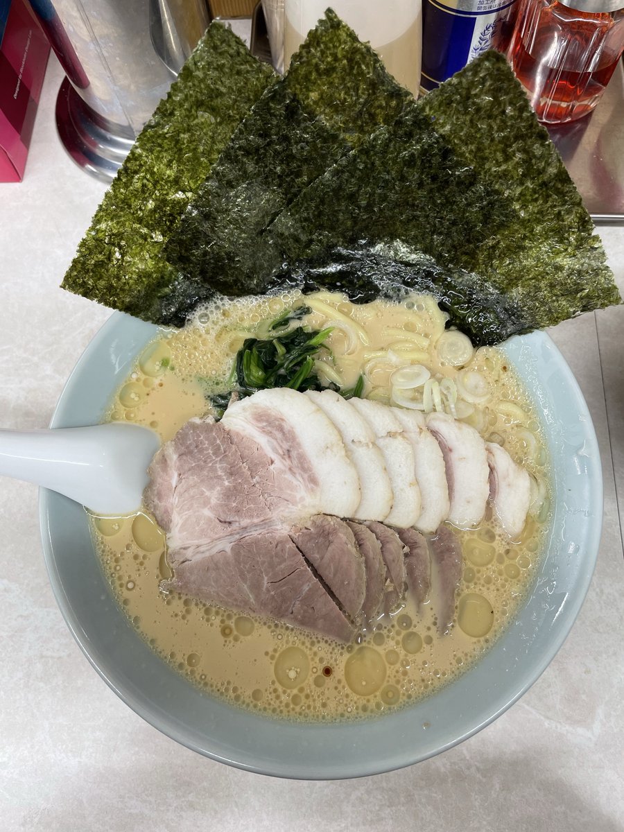 ideal_orange's tweet photo. ▪️寺田家

▪️戸塚駅

満を持す

#家系ラーメン
#寺田家

https://t.co/m4kLypq9sf https://t.co/nV72EaSOqu