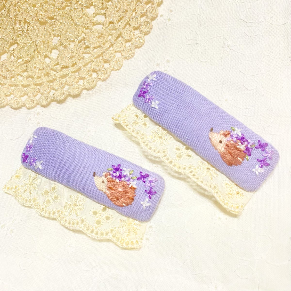 紫陽花をのせたハリネズミさんの ヘアアクセサリーと🦔͛💠 ブローチに