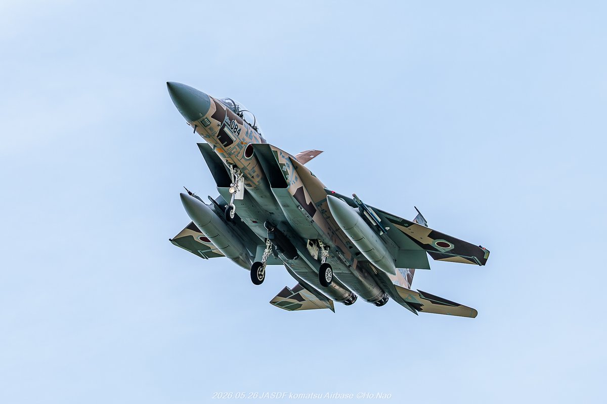 naopy09's tweet photo. 2026.05.26 航空自衛隊小松基地 F15 アグレス
ショートクローズで着陸　頭上通過
焦った💦 https://t.co/oZ6BKOLi42