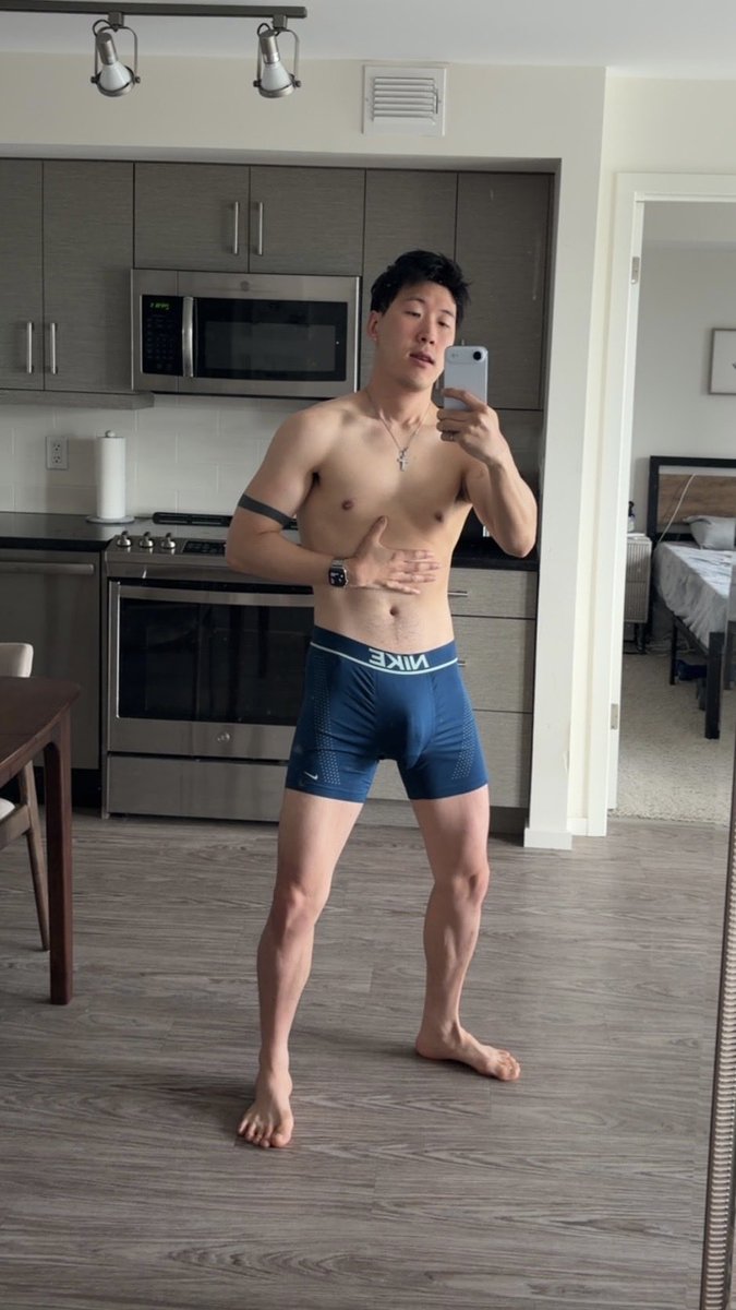 yourkoreantop's tweet photo. 🇰🇷🏳️‍🌈 top
Into cuties 18-65 😎 https://t.co/R2FmZij6zX