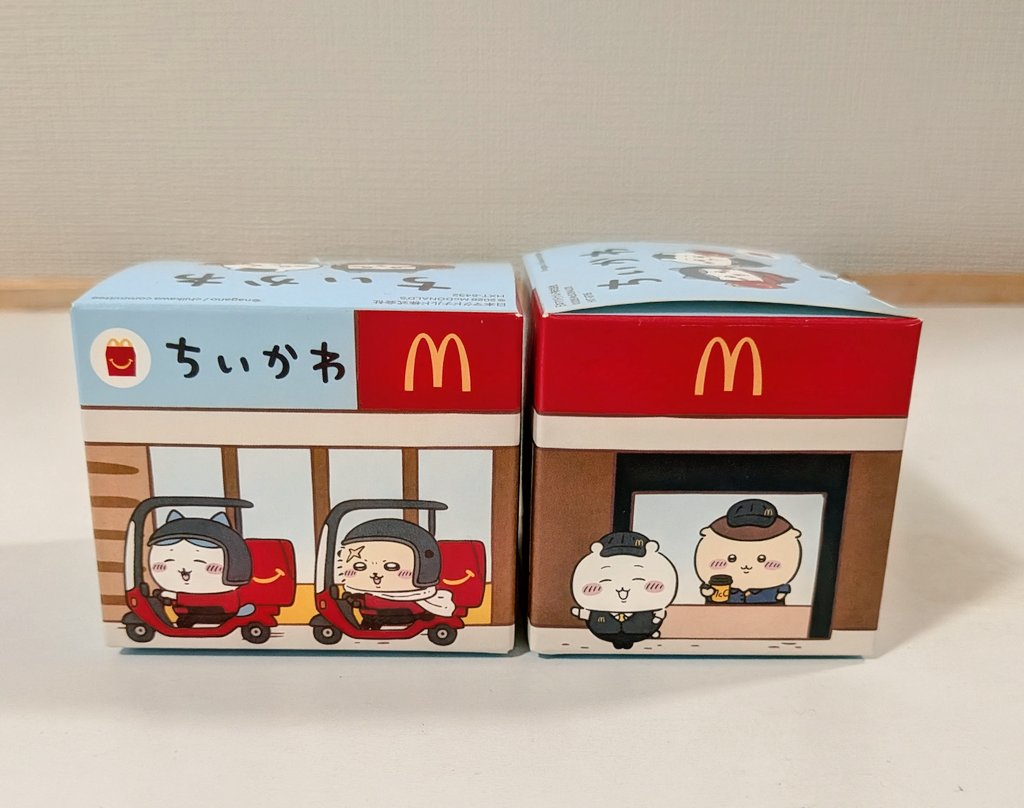 312haruo's tweet photo. 今回もマッマとアッネに協力して貰いちいかわハッピーセット第2弾も無事コンプリートしました!!圧倒的感謝!!
そして第2弾でようやくパッケージのイラストが実は繋がっていた事が判明。スタッフ達を見守るパイセンが格好良すぎるッ🥃(՞⸝⸝ o̴̶̷̤ ꑣ o̴̶̷̤⸝⸝՞)ﾊｰｯ https://t.co/DWTuO4Y9xf