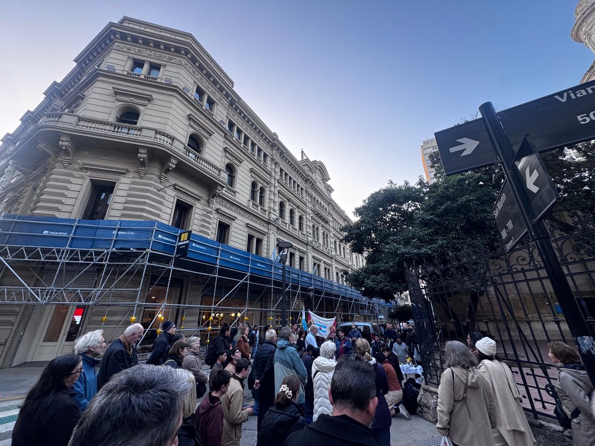 m_cristiandad's tweet photo. Hoy en defensa del convento Santa Catalina 

Gracias por sumarse 

Seguimos VCC @PRedentora https://t.co/pC2v2toJ05