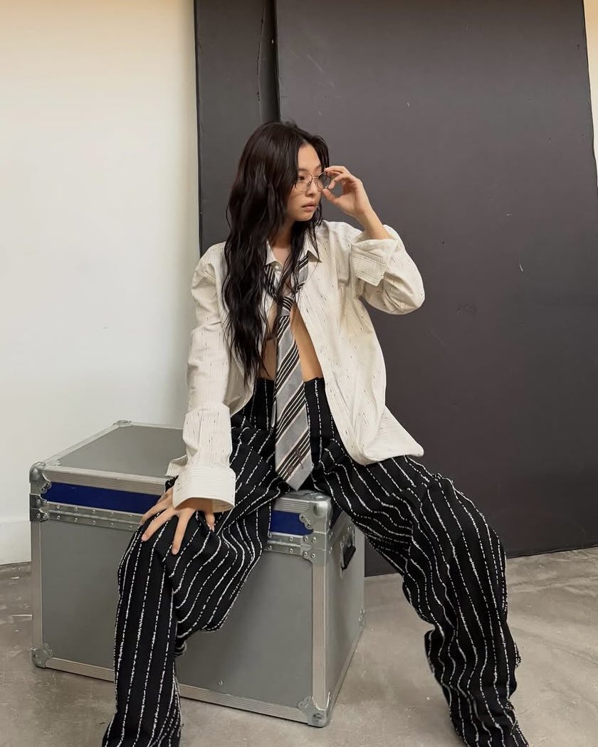 jennie pics tweet media