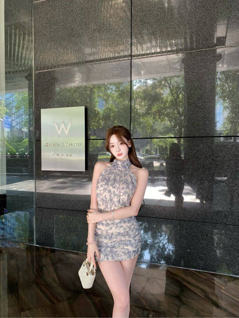 shandyekyo's tweet photo. 👉助理@dineshrankawat5

久久联妹子白嫖勿扰

不要怪别人以貌取人，毕竟心太远，脸就在眼前。

东华门街道

东城

东莞 https://t.co/1FrFNZvKYz