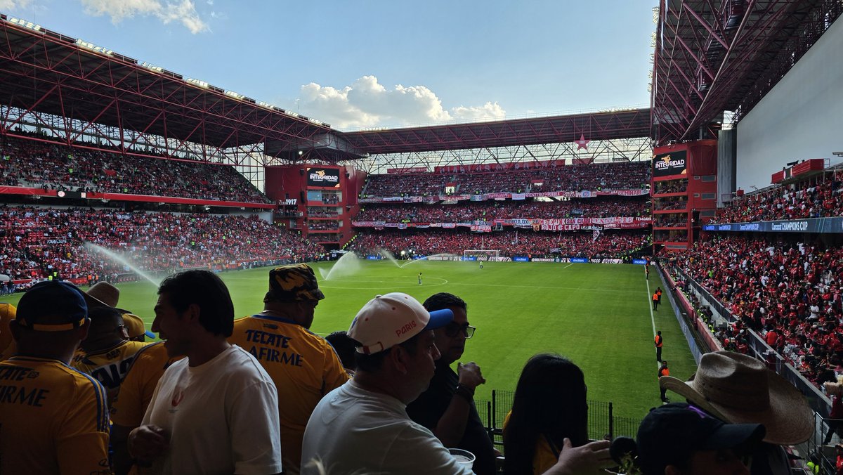 ecabpl's tweet photo. Con Tigres, hasta el final. Venga carajo. 🐯🐅 https://t.co/rC5N9UVA34