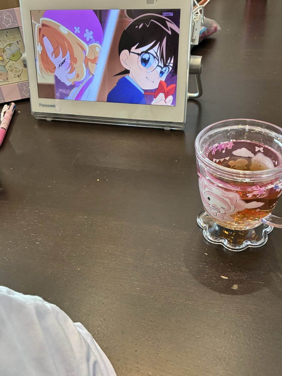 Kithara_Note's tweet photo. 名探偵プリキュアに自然に登場する名探偵コナン…を見る娘 https://t.co/pWtYEdFwQF