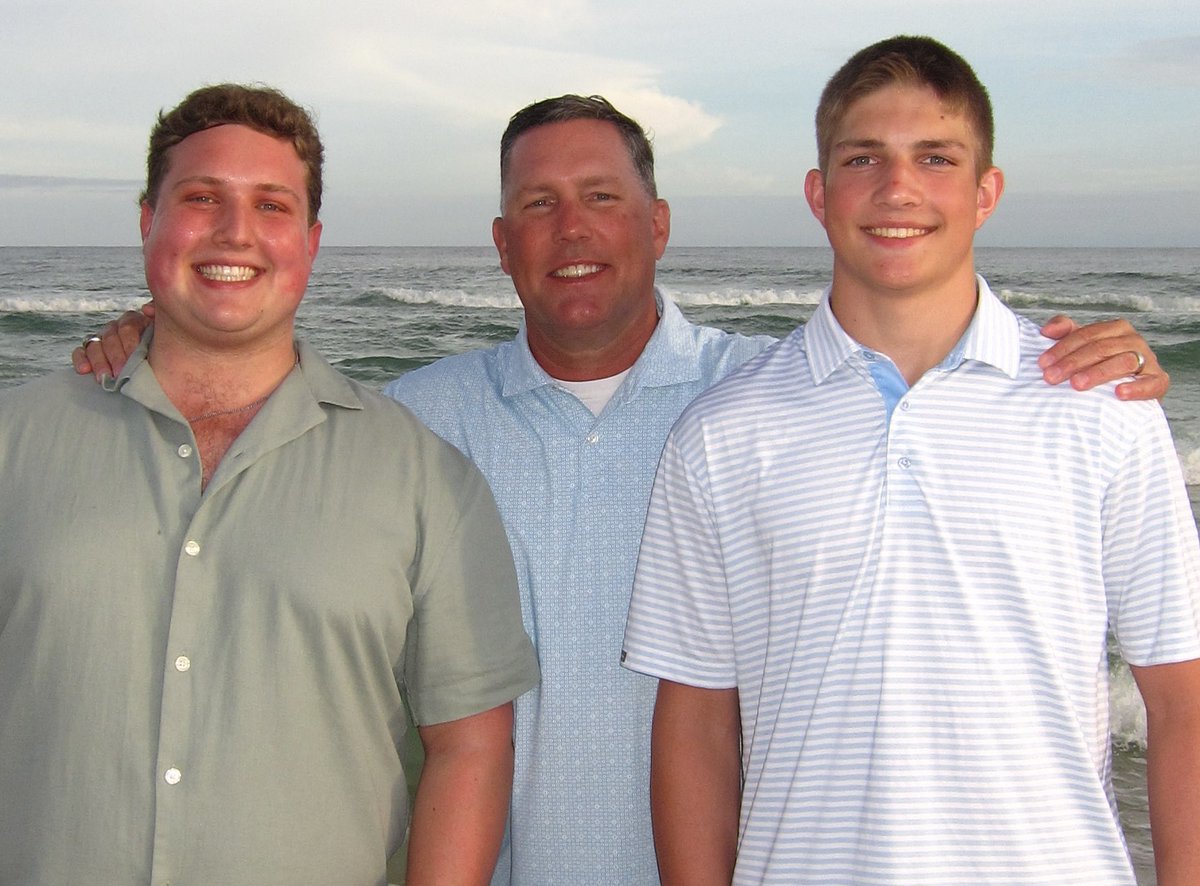 LayneKasper's tweet photo. Boys of Summer #OrangeBeach https://t.co/vBJqJEhzYH