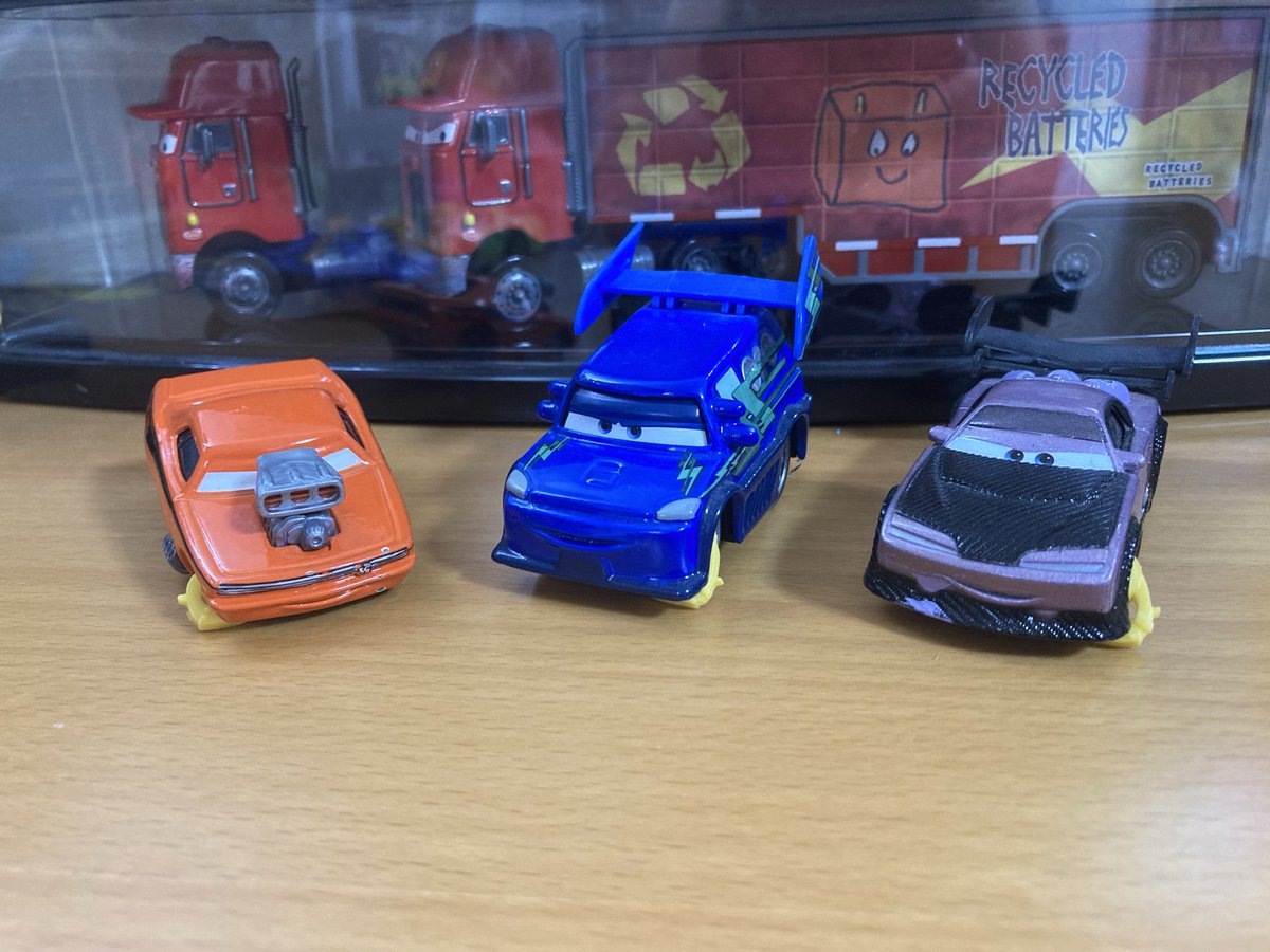 Cars950's tweet photo. ナスカー2台と足枷付きDJゲット！
#カーズ　#マテル https://t.co/SWbnPyhLsl