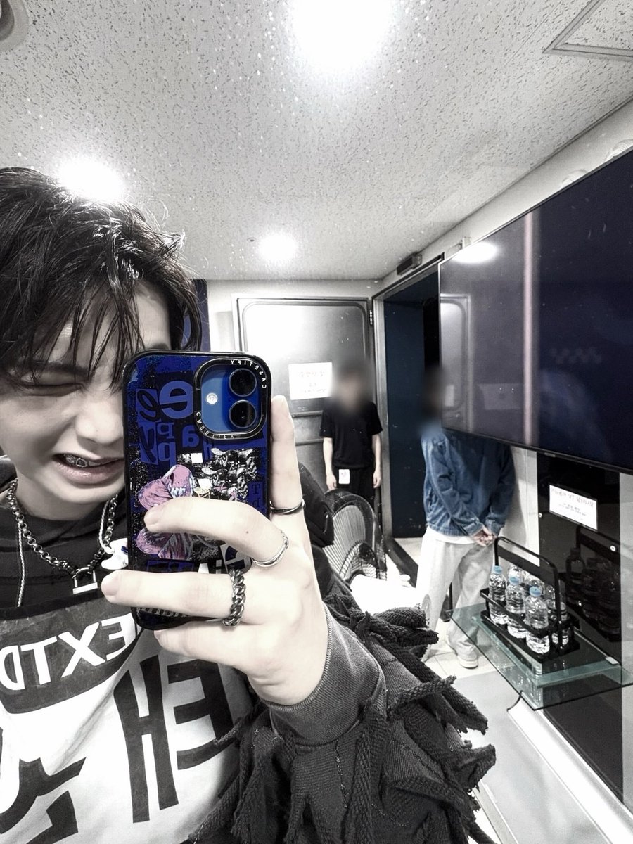 Taesxan's tweet photo. Ok I get the hype now, I told myself I wouldn’t
be obsessed with my  new grillz,  but here we
are.   %   ٠࣪⭑  Every  mirror  turns  into  a  photo
opportunity. What do you guys think? https://t.co/JCXY7IIl8h