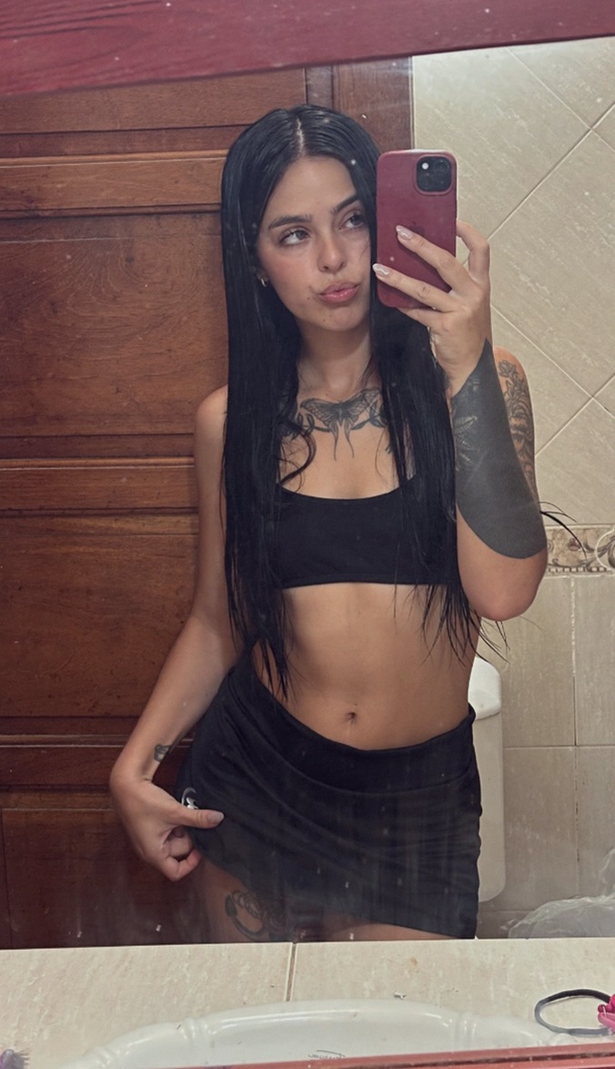 sofiaaaxe4u's tweet photo. do u like tattoos i need to know ur type lol https://t.co/TA5qox86hG