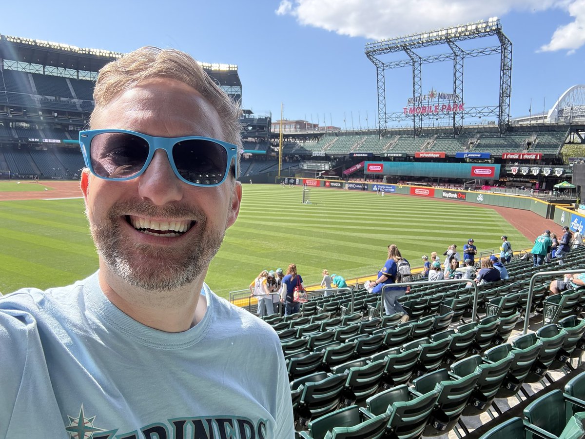 jgrenn's tweet photo. It’s a rare treat to enjoy a Mariners game by myself – early gates and sunshine?!?! Heaven on earth this Saturday. Go @Mariners !! #tridentsup https://t.co/ncNqtJ7ixr