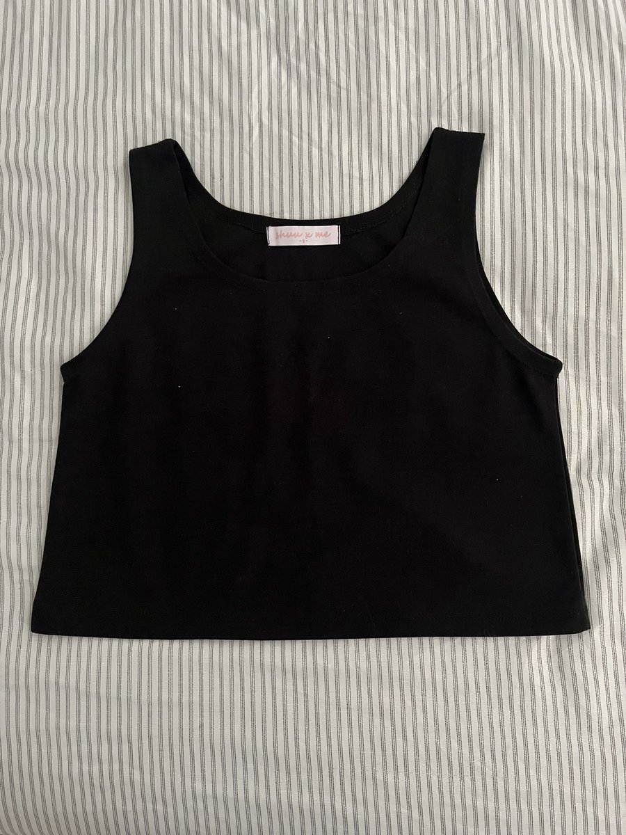giftgiivee's tweet photo. * 40.-

#ส่งต่อเสื้อผ้า #เสื้อผ้ามือสอง https://t.co/EbOu3cWVzX