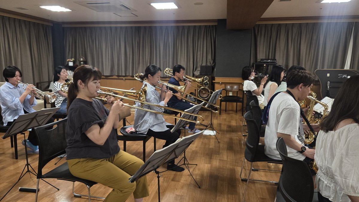 Y_Onsen_Club's tweet photo. 来週6月7日（日）『東日本大震災支援イベント6月のBIG BAND PARTY』に出演♪皆さまのご来場、お待ちしております☺️✨️
【開場】13時30分【開演】14時00分
【会場】戸塚区民文化センターさくらプラザ・ホール
詳細は下記をご覧ください！
https://t.co/SOwig9iN8a https://t.co/TGmbHMUFxS