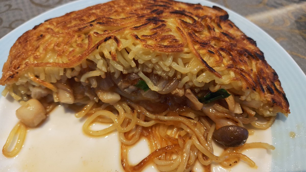 rajipen's tweet photo. B'zライブで発散したし、飯も昨日の昼に梅蘭の焼きそば、夜に打ち上げ焼肉、今日の昼に広島風お好み焼きとグルメを堪能しました。これでまたしばらくは平日を黙々と頑張れそうだ♪ https://t.co/lAVssWVNe4