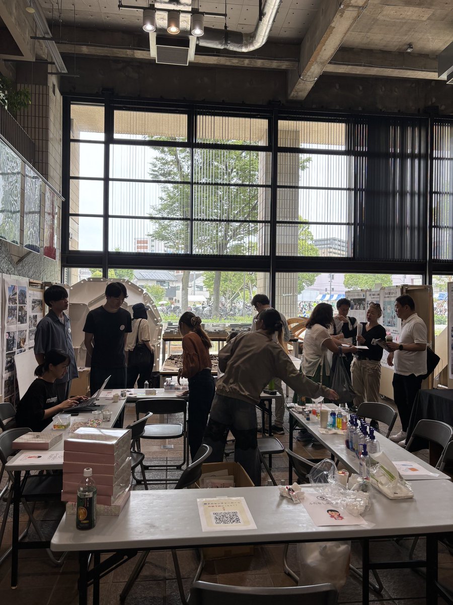 UDC_sumida's tweet photo. 色ねんど体験andセンサリーボトル体験
＃千葉大学
＃デザイン
＃建築 https://t.co/oXa2blwbdc