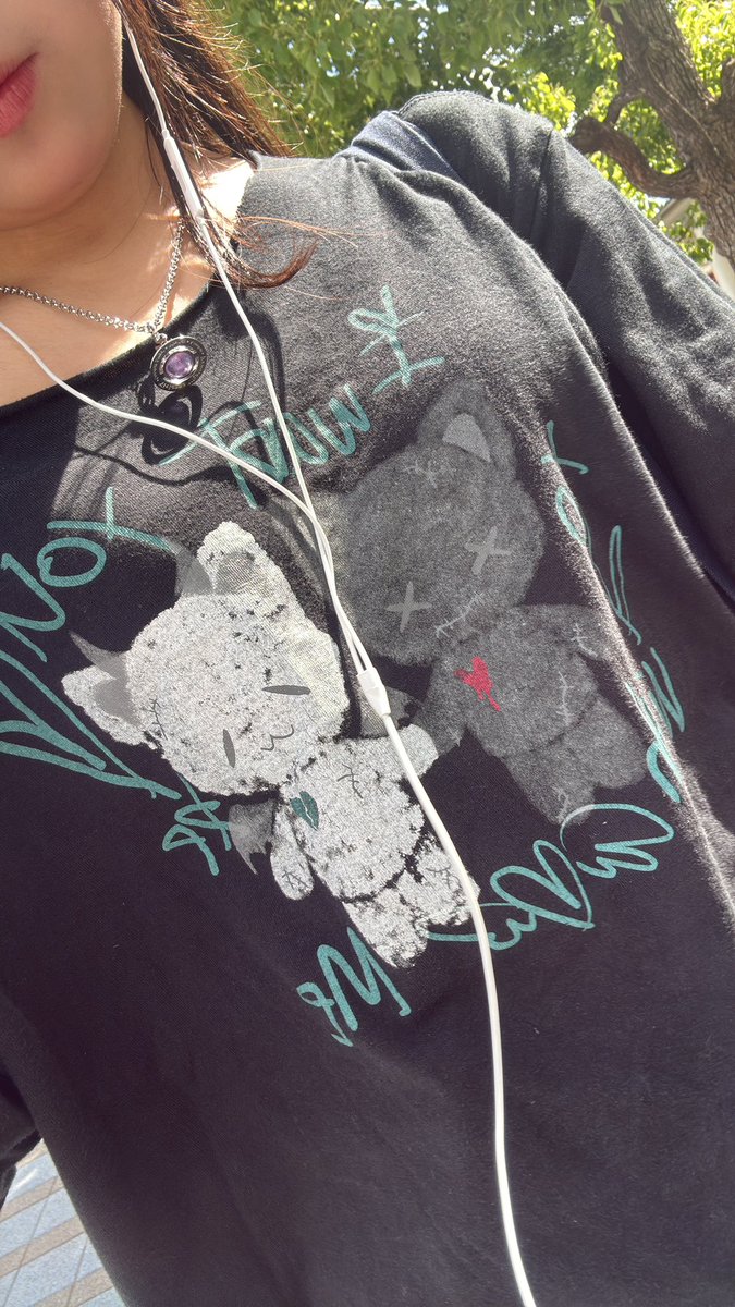Haru_chipmunk's tweet photo. こんな服着てます！
トレカも持ってきてるので気軽にお声掛けしてください！ https://t.co/duoQun7M1J