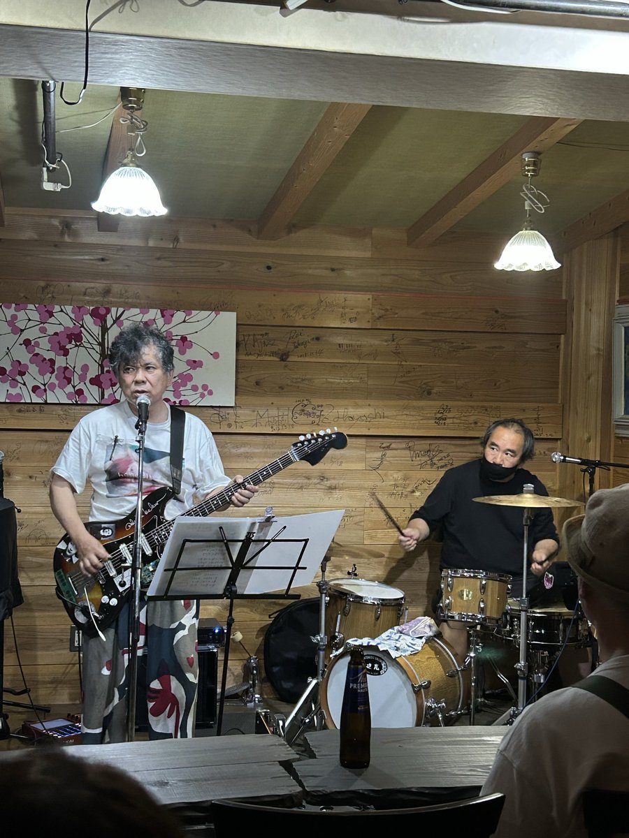 blind_83's tweet photo. 昨夜のSimple Menプレゼンツ at 三重 四日市 TakeZero
『New Waveの夜 in 四日市 vol.2359』
お会いできた皆さま、ありがとうございました！

Simple Menさん https://t.co/I9HgmLE89P