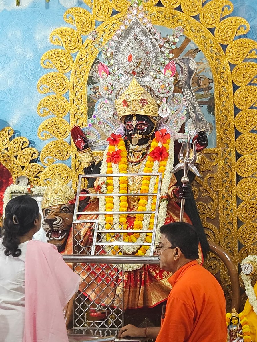 PureAstro2's tweet photo. #MaaBipadTariniKaaliMandir
Today after almost 7 or 8 years I got the opportunity to do darshan of Maa BipadTarini, a swaroop of Maa Kaali who removes all obstacles and impending VIPATTI
Prayed on behalf of all associated w #PureAstroVeda for their better life ahead.
What a day🙏 Eve of #Jupiter #Exaltation. Getting darshan of not only Maa Kaali, Maa RaudraChandi but also ShriNARSIMHA Bhagwan and many GURUs
May #Ishwar bless us all