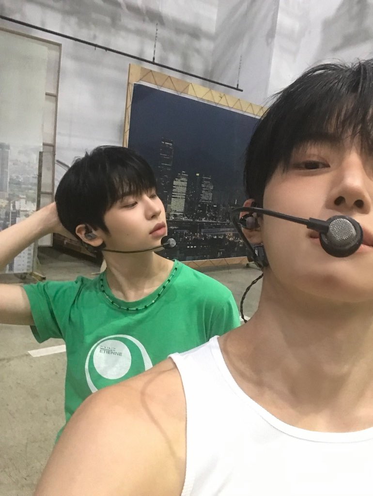 jang yonghoon pics tweet media