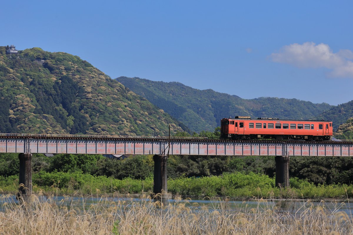 TOURER93's tweet photo. 念願の富山地鉄デキ撮影会に、西線でスタートした385系試運転と快晴の大鉄。今月も楽しい1ヵ月でした。
#5月を写真4枚で振り返る https://t.co/qvfVi2NycW