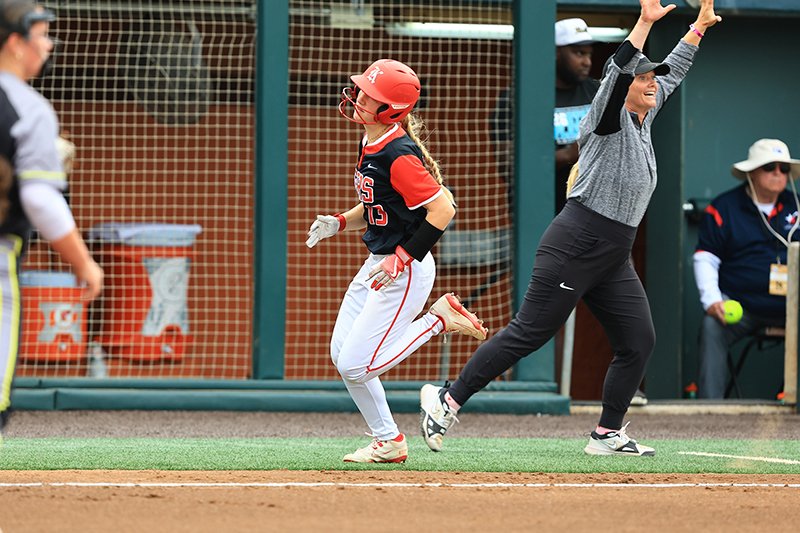 ramzr's tweet photo. @Katysoftball1 @Haley_Schmitt29 @Nphillips2010 @kassidym13 https://t.co/ArphDcpfvN