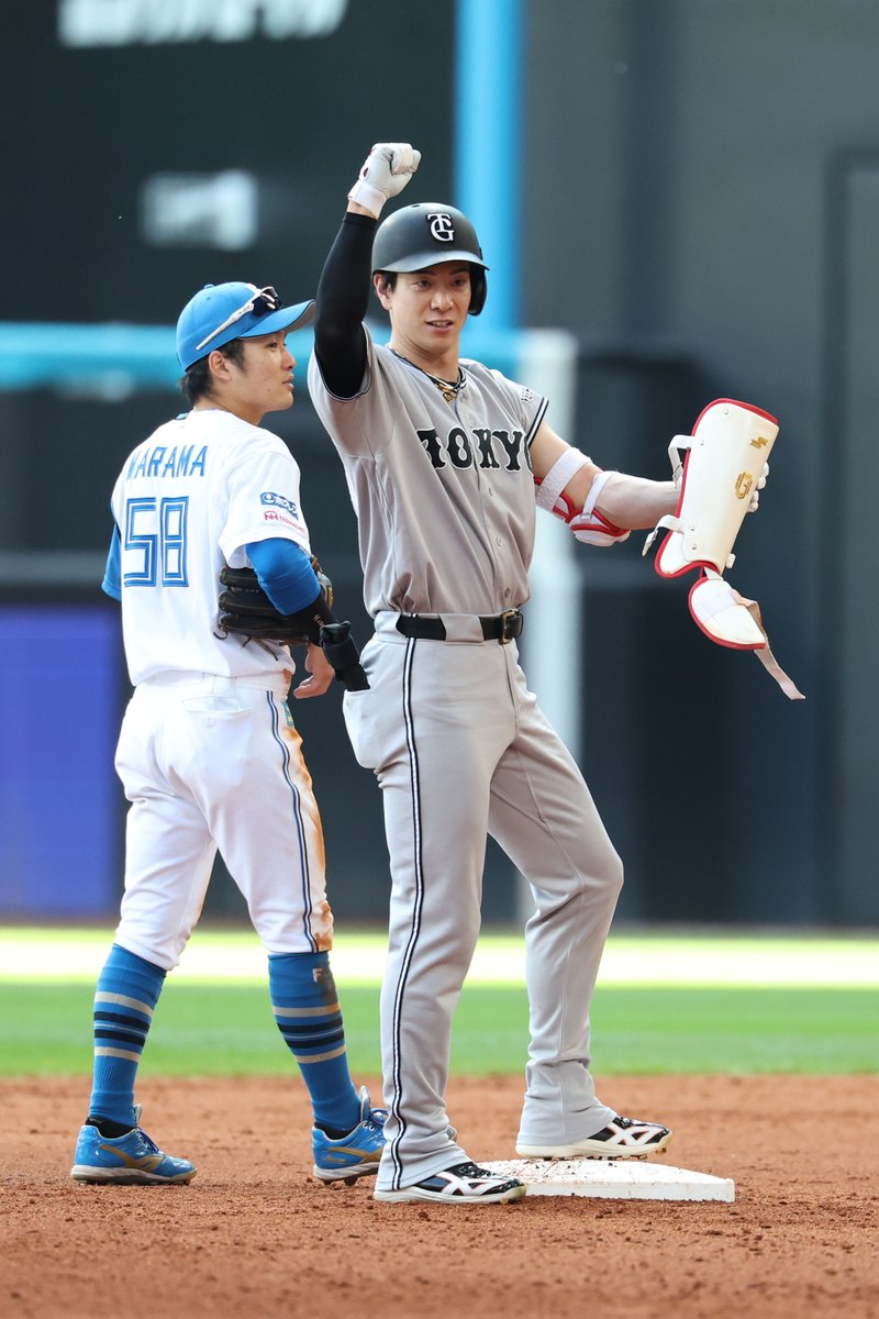 TokyoGiants's tweet photo. 【五回表】巨人 0-2 日本ハム

一死から #松本剛 選手が三塁線を破る二塁打を放つ👍 https://t.co/TMRU4qi7ij