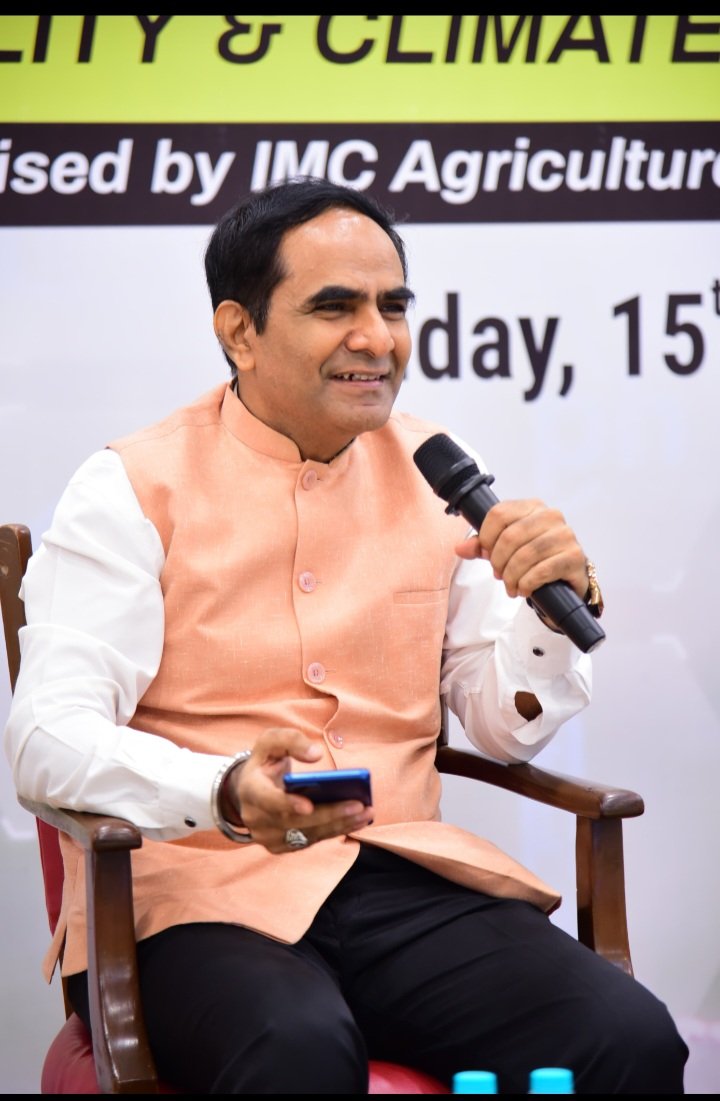 MilletsOfIndia's tweet photo. @ICRISAT It was my pleasure to suggest &amp; moderate a Panel on #Millets at the recently held IMC Agriculture Conclave 2026, wherein I spefically asked #Harvestplus representative to explain how #ICRISAT &amp; their organisation developed #Biofortified #PearlMillet has played a excellent role. https://t.co/R0lpsx4lOf