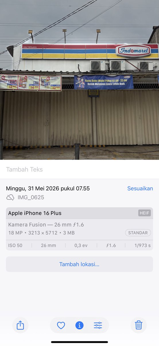 yulyelloww's tweet photo. @Indomaret Min, indomaret jam segini belum buka ya? Apa tiap cabang beda beda jam bukanya? https://t.co/ku8If89yc0