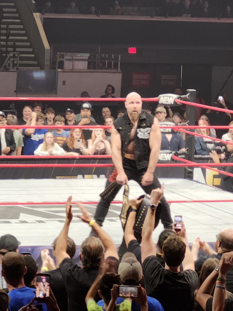 DarthFaol's tweet photo. AEW Collison in Huntsville, AL!
#AEW #Collison https://t.co/XuagR95Jvt