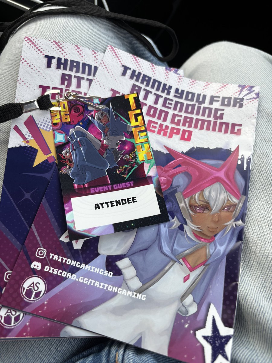 b1ackparadex's tweet photo. shoutout @tritongamingsd because i truly did not know collegiate gaming events could be this cool. this is what every collegiate event wish they were
posting artist alley haul later 😝 https://t.co/ju6dpNwia3