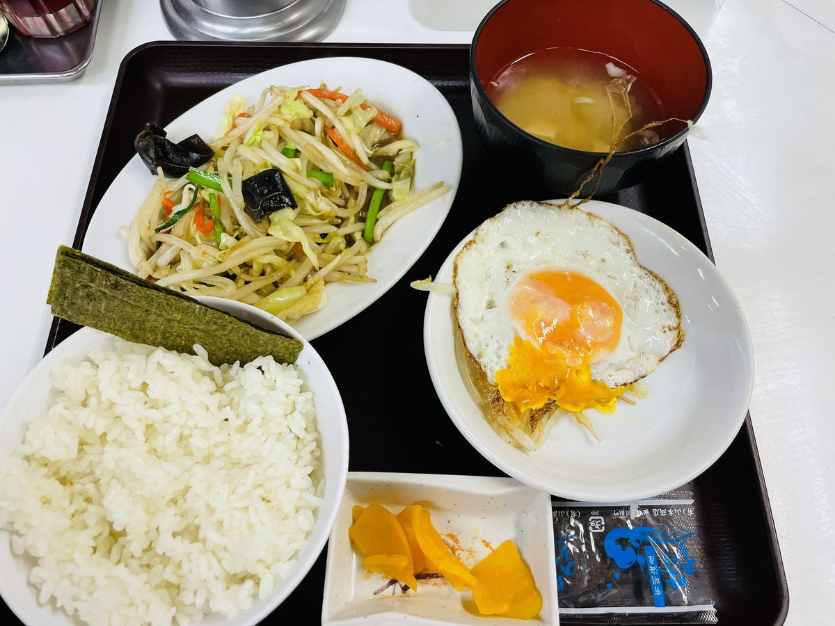 EmptyBlackBox's tweet photo. そういえば今日のライブ、急遽配信することになりました！
配信チケット2,500円

配信チケット販売サイト
https://t.co/eaFWeZWFbE https://t.co/bUZkmoGk8t
