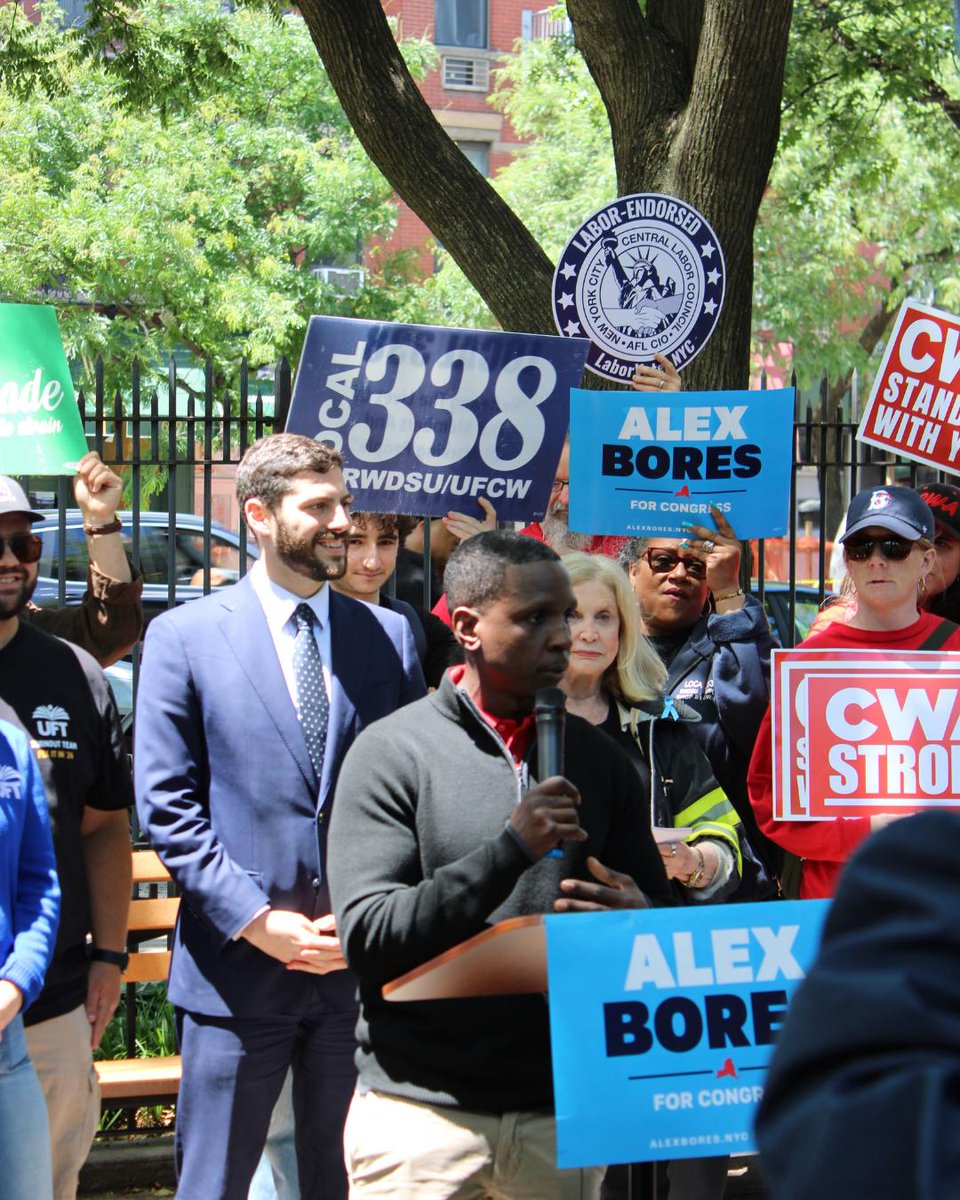 AlexBores's tweet photo. NY is labor strong and I'm deeply honored to have the broadest labor support of any candidate in the race for NY-12.

As a fifth-generation New Yorker, I walked picket lines with my union parents as a kid and fought to defend factory workers. I've spent my life taking on the most powerful interests and fighting for progressive values, and now, I'm running for Congress to make sure New York still works for working people.

Today, I was joined by @NYSAFLCIO @CentralLaborNYC @UFT @DC37nyc @CWAUnion @rwdsustronger  @PSC_CUNY @nysut @UAWRegion9A, NYS Iron Workers District Council, and @carolynbmaloney to rally for the future we'll build together. Join the team: https://t.co/GvcWOgTWqK