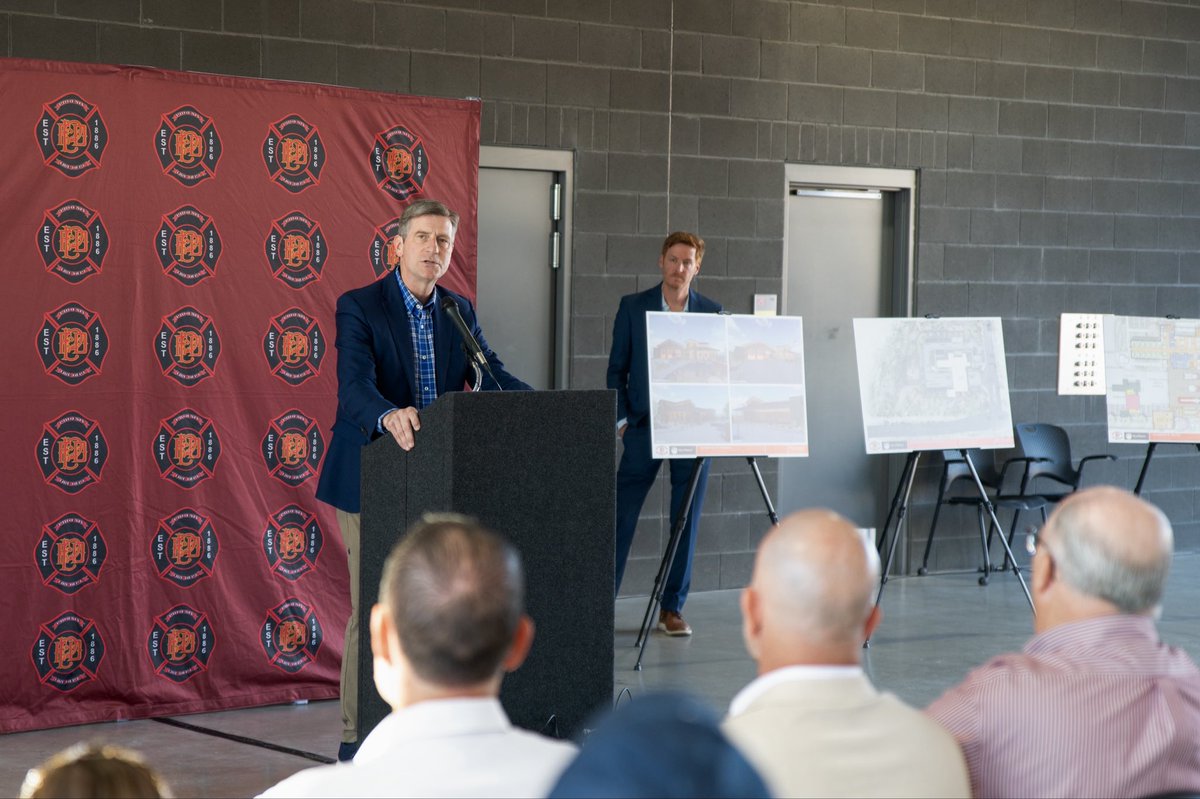 RepGregStanton's tweet photo. Every second counts in an emergency. This morning I joined @PhxFire Chief Duran, @MayorGallego, &amp; @PhxDistrict6 to open a brand new fire station in Ahwatukee.

Station 74 will help reduce response times &amp; save lives. Proud to have secured $1 million in funding to get it done. https://t.co/lWdbba4mvq