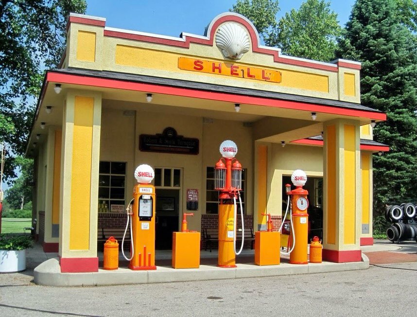 BrianRoemmele's tweet photo. When Gas Stations were a work of art. https://t.co/6OT1AGBJ3j