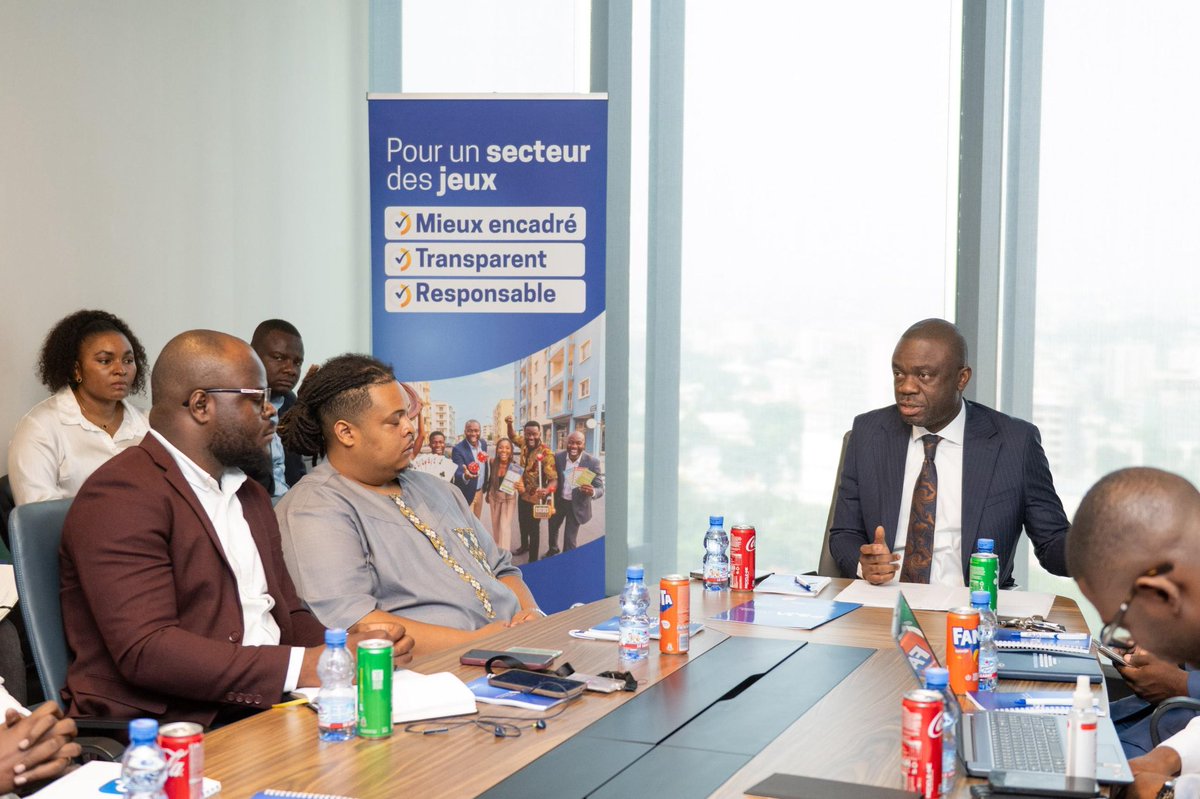 dieudo_ntumba's tweet photo. 🎰 Jeux d’argent en RDC : vers un secteur plus transparent, moderne et mieux régulé

Sous l’impulsion de son Excellence le Ministre des Finances, Doudou Fwamba Likunde Li-Botayi, la Cellule de Surveillance des Jeux d’Argent et de Hasard (CSJA) poursuit la réforme du secteur à travers un dialogue renforcé avec les opérateurs du secteur.

Réunis au Centre financier de Kinshasa, les acteurs du secteur ont été sensibilisés aux enjeux de la modernisation de la régulation, de la lutte contre les flux financiers illicites, de la protection des personnes vulnérables et de l’amélioration de la mobilisation des recettes publiques.

En tant que Coordonnateur de la CSJA, nous avons rappelé que la vision portée par le Gouvernement vise à assainir durablement le secteur tout en favorisant un environnement propice aux investissements et à une concurrence saine.

La mise en place progressive d’une plateforme centralisée de régulation constitue une étape majeure vers une meilleure traçabilité des opérations et l’alignement de la RDC sur les standards internationaux en matière de gouvernance financière.

#Réforme #JeuxDArgent #CSJA #FinancesRDC #Gouvernance #Transparence