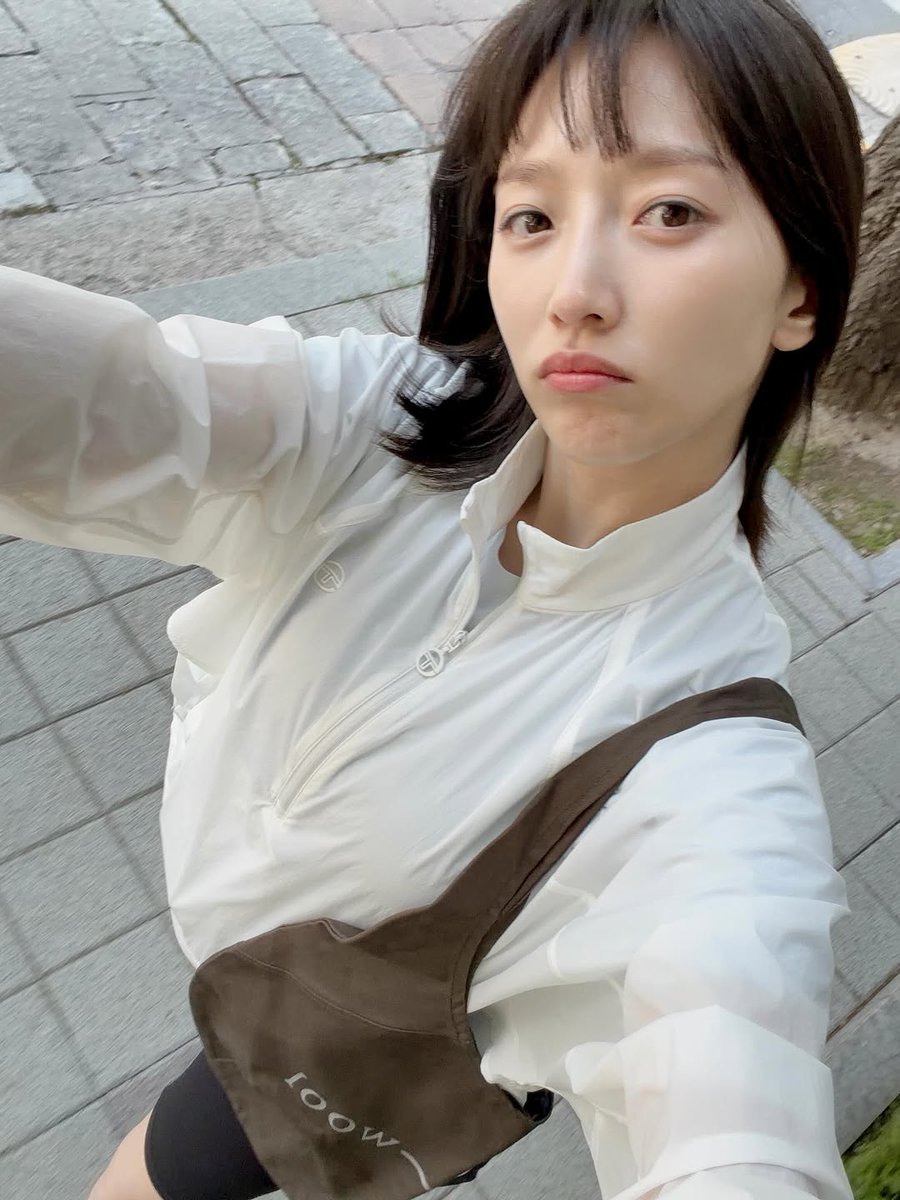 dramama20's tweet photo. 260531 #표예진 인스타 (1)
-
☀️☀️🥵
-
#Pyoyejin
📎https://t.co/ff8AYqwUBo https://t.co/rbk8CnmIbB