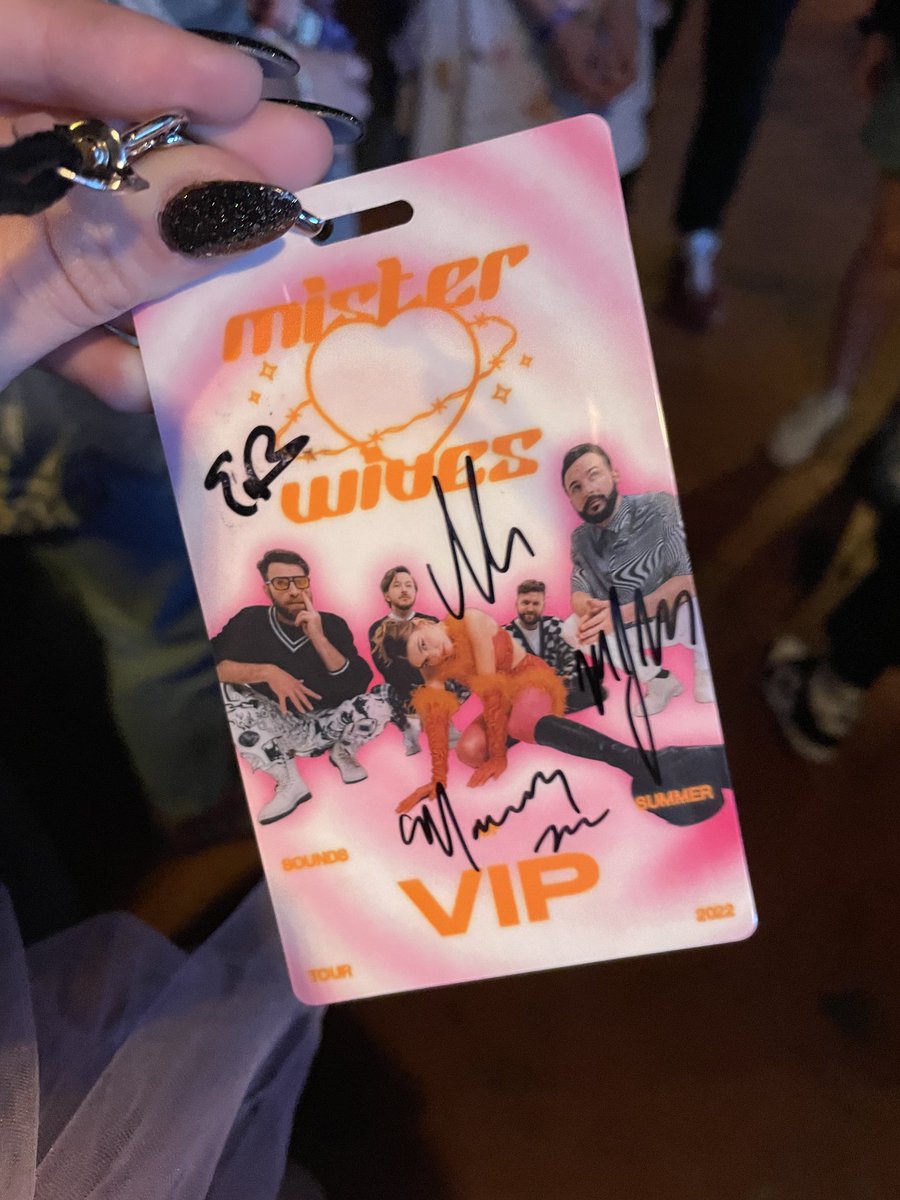MwivesUpdates tweet picture